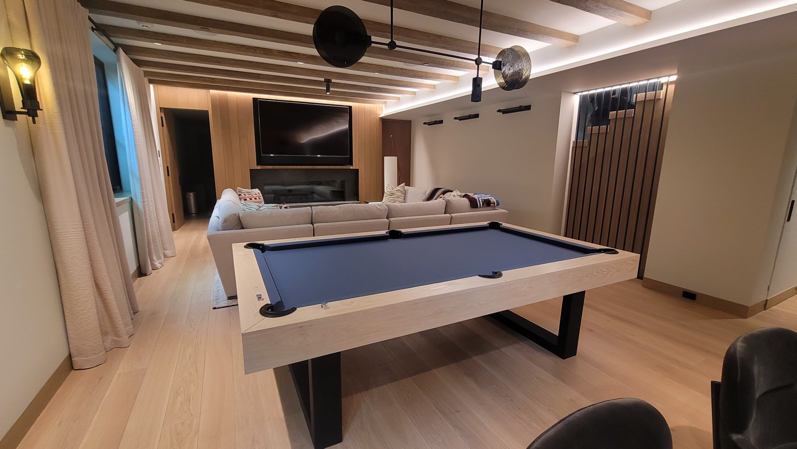 MODERN CONTEMPORARY CONCIERGE STEEL - Image 3