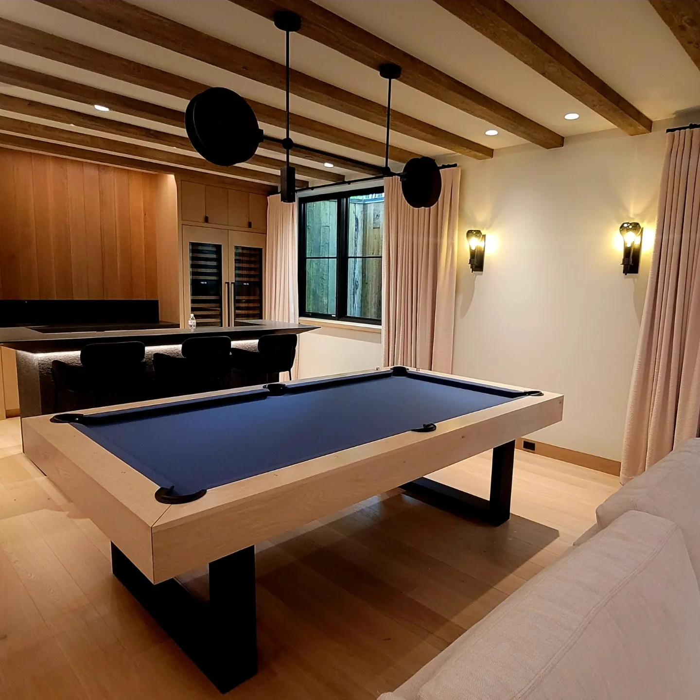 MODERN CONTEMPORARY CONCIERGE STEEL